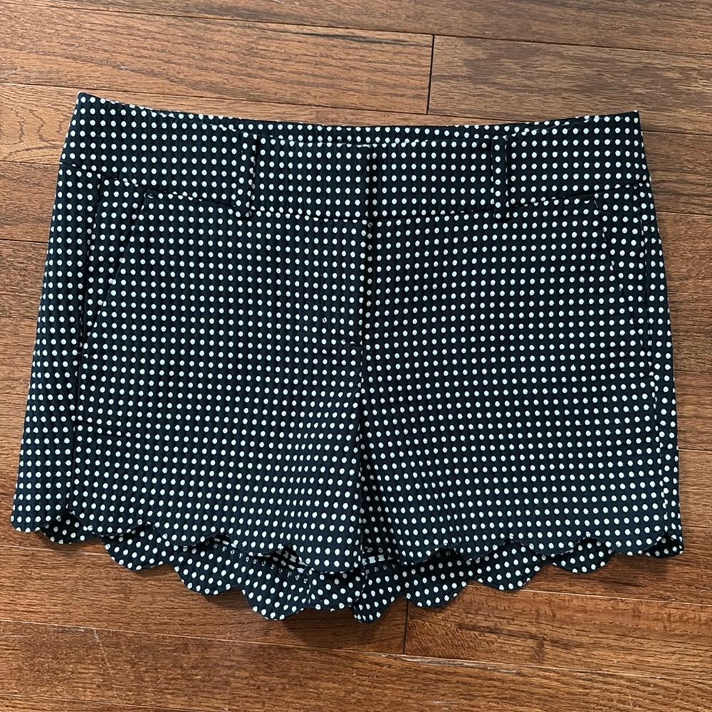 Ann Taylor Petite Navy Polka Dot Scalloped Hem Women's Shorts Size 4P